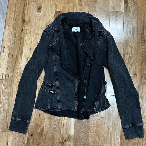 Light jacket - Picture 1 of 3